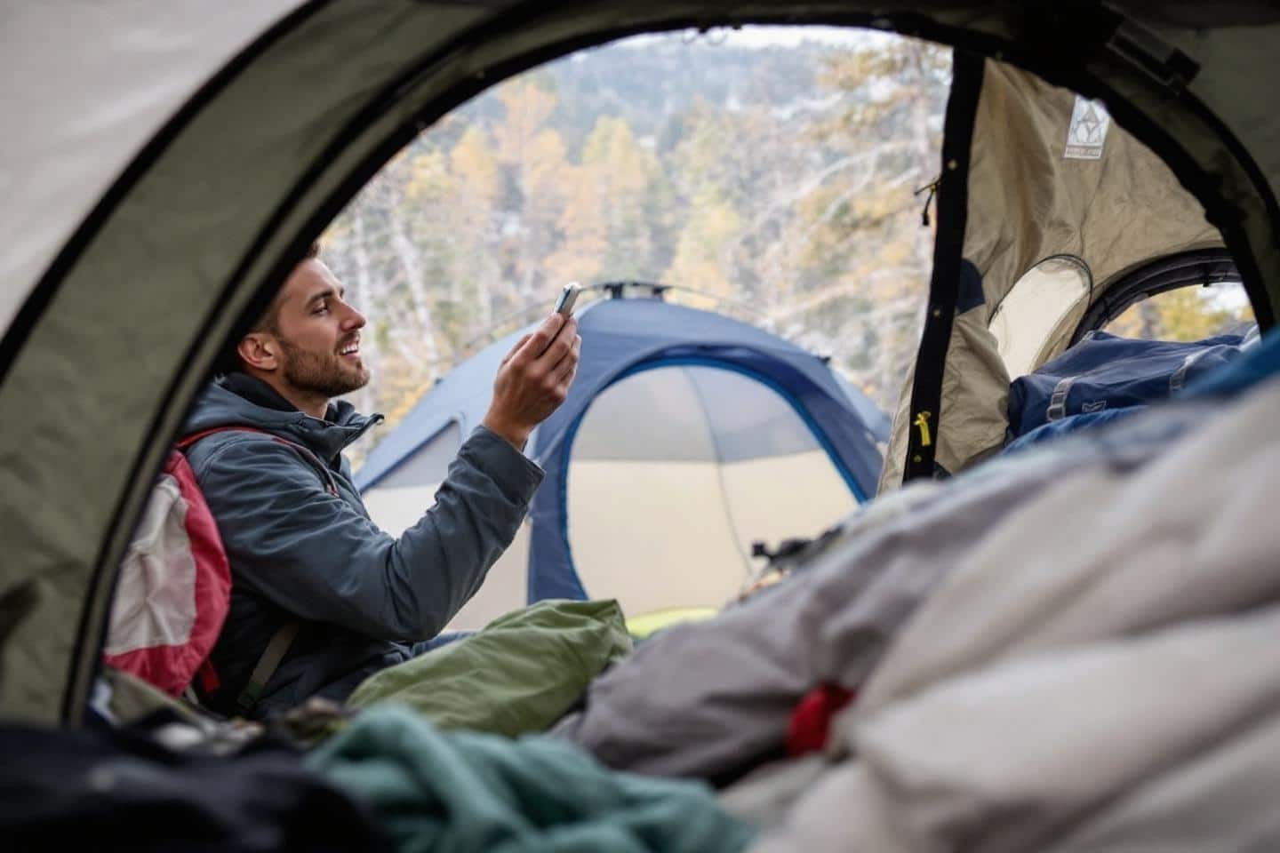 Comment choisir sa tente pour le bivouac en randonnée : guide complet